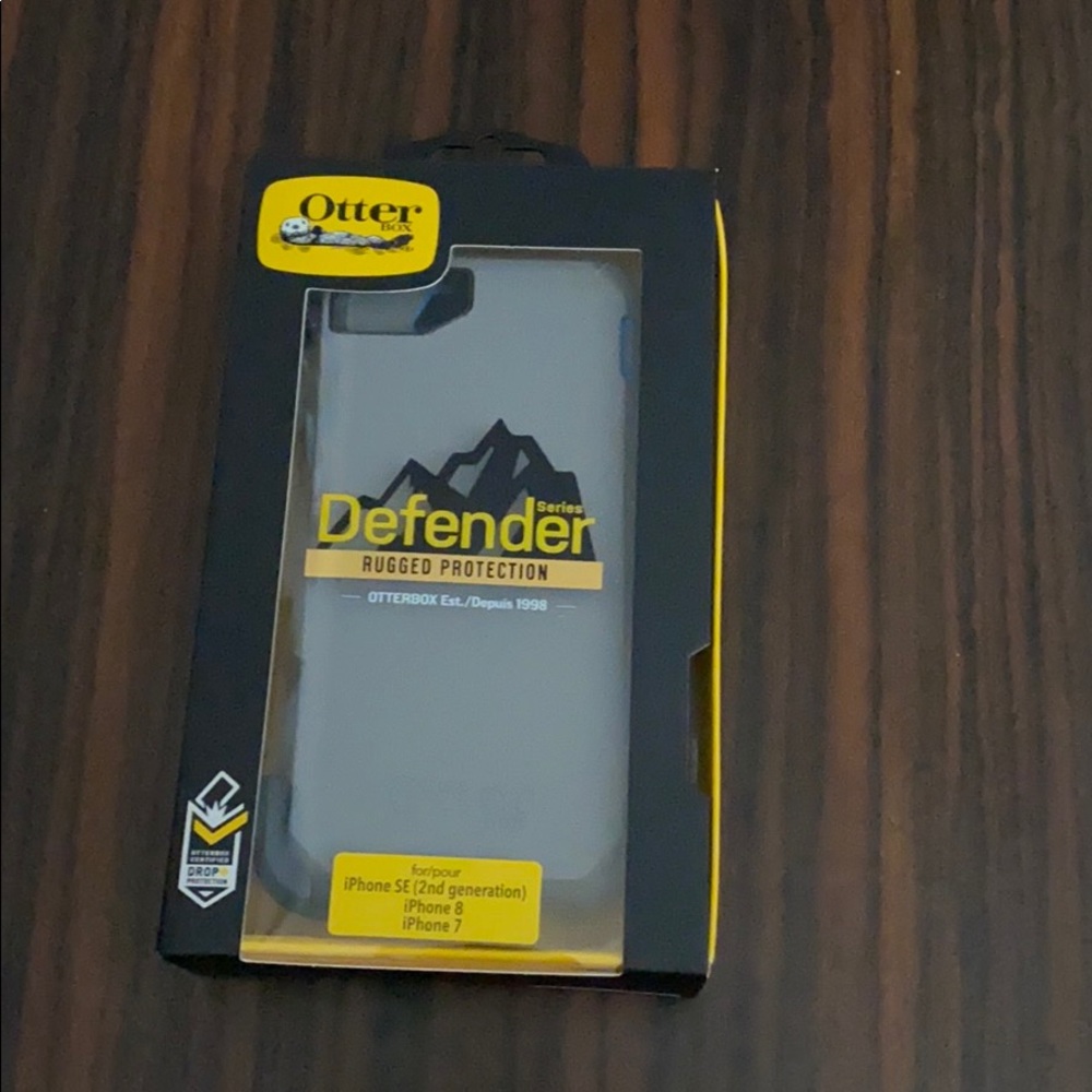 BRAND NEW never before used otterbox defender case